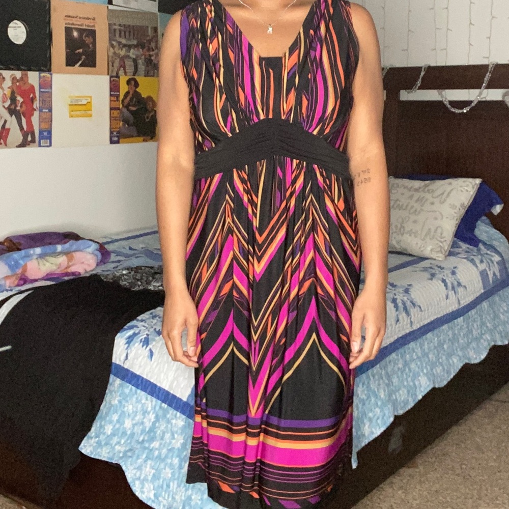 Cato multicolored midi dress. Comfy to wear. Soft material.